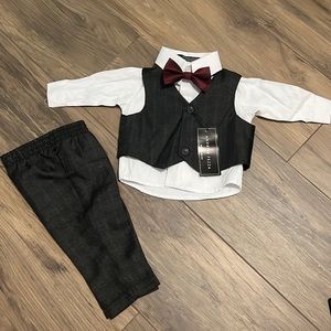 New 6/9 month boys suit